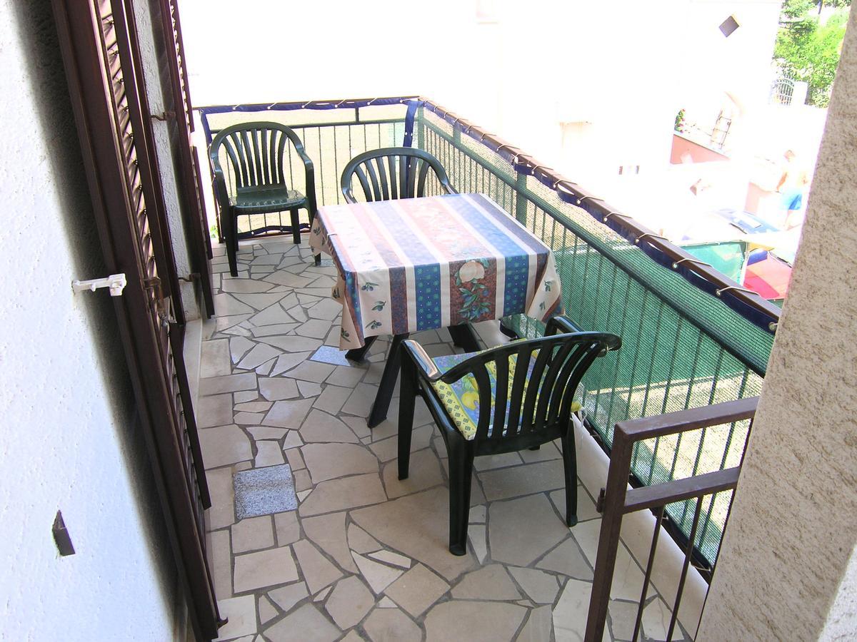 Apartman Braut Krk Town Exterior photo